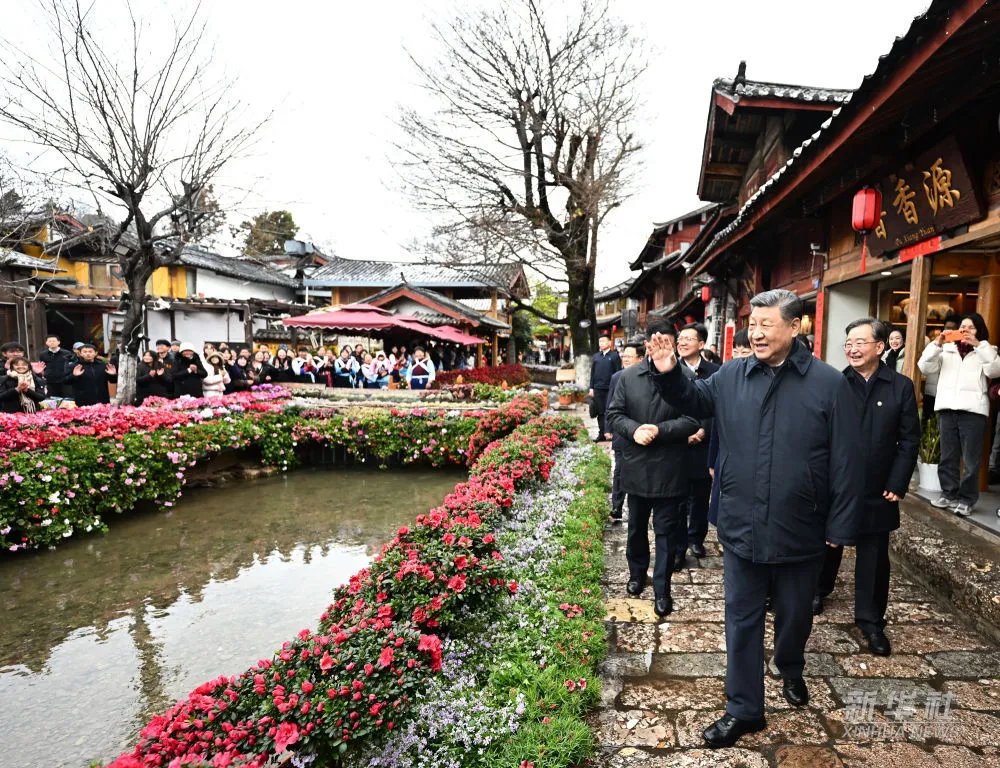 习近平考察丽江10.jpg