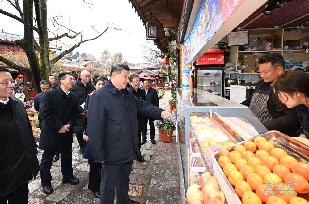 习近平考察丽江11.jpg