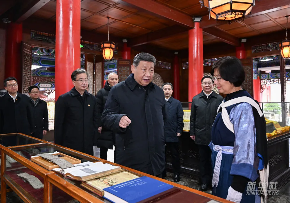 习近平考察丽江12.jpg