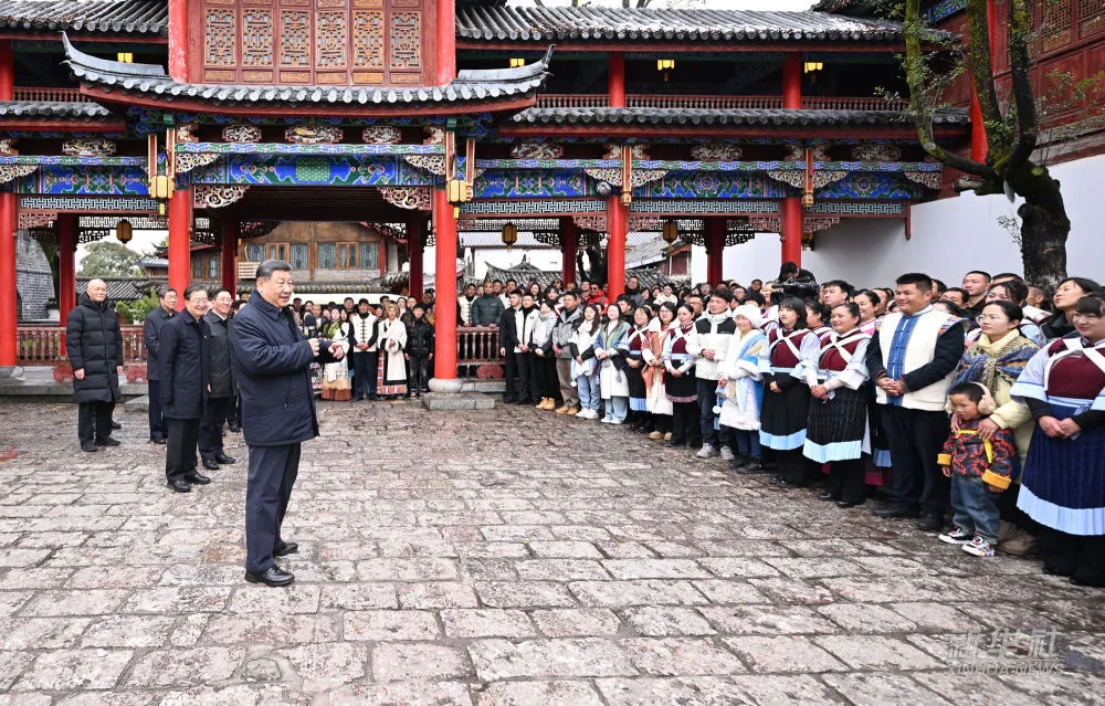 习近平考察丽江13.jpg